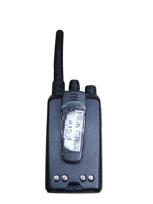 Lot 2x MOTOROLA MAG ONE 8CH 4W 450-470MHZ UHF TWO WAY RADIOS AAH84RCS8AA1AN