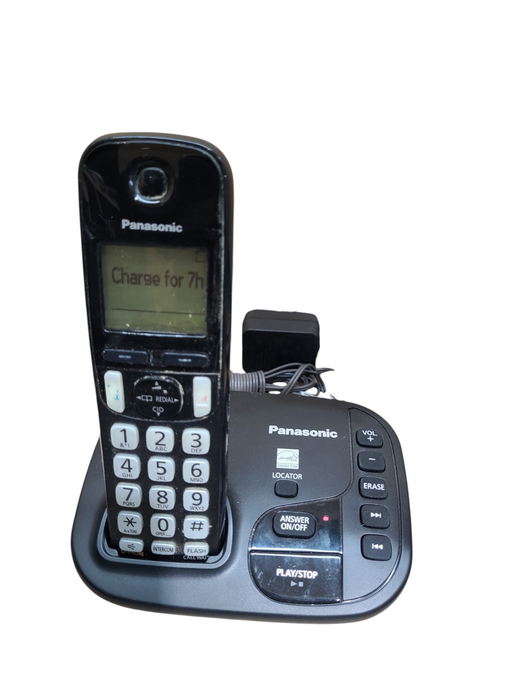 Panasonic KX-TGD220C Phone Base W/ 2 KX-TGDA20C Handsets & PNLC1056 Charger