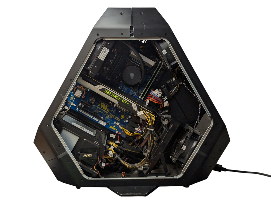 DELL Alienware Area 51 R2 Intel Core i7-5820K 32GB RAM NVIDIA GTX 980  -