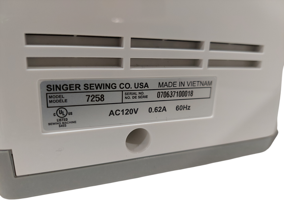 Singer Sewing Machine STYLIST Model: 7258  =