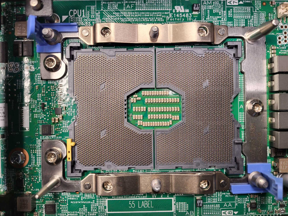Dell PowerEdge FC640 Barebone Server Blade No CPU/RAM/HDD Q$