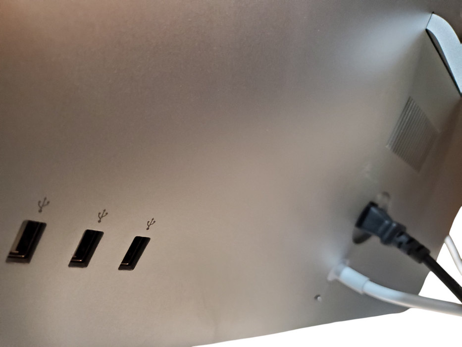 24” Apple Cinema Display LED Monitor Mini Display Port Thunderbolt A1267