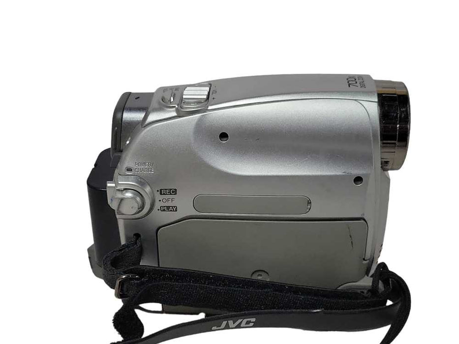 JVC Digital Video Camera GR-D650U, Read _