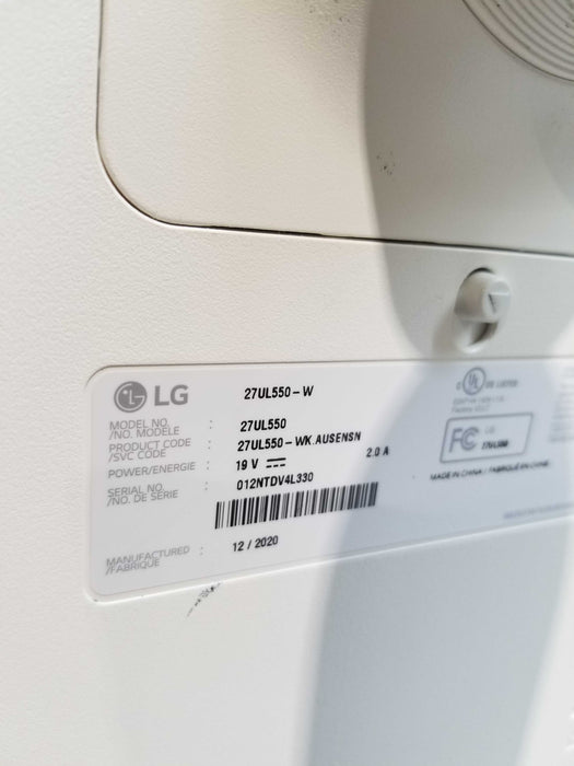 LG 27UL550-W 27 Inch HDR 4K LCD Monitor *Green line on Display*