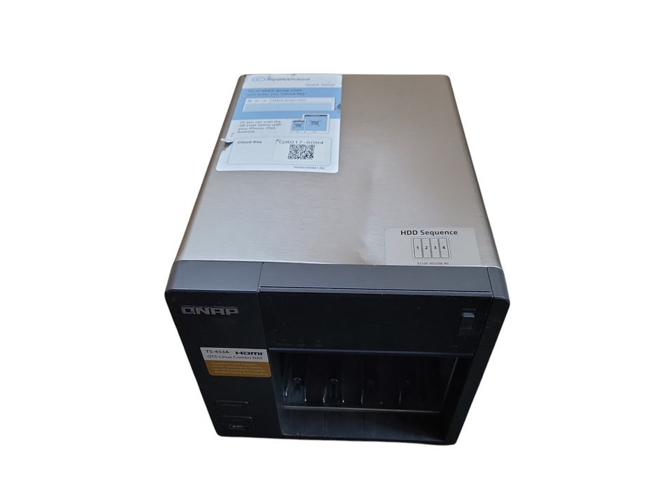 QNAP TS-453A 4-Bay NAS READ !