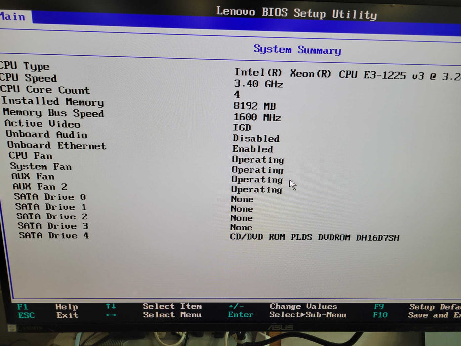 Lenovo TS440 - Xeon E3-1225 v3 | 8GB RAM | NO HDD | LSI 9240-8i RAID %