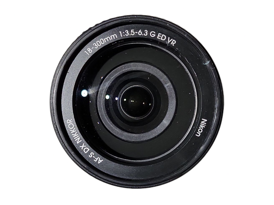 Nikon AF-S DX NIKKOR 18-300mm F/3.5-6.3G ED VR Lens
