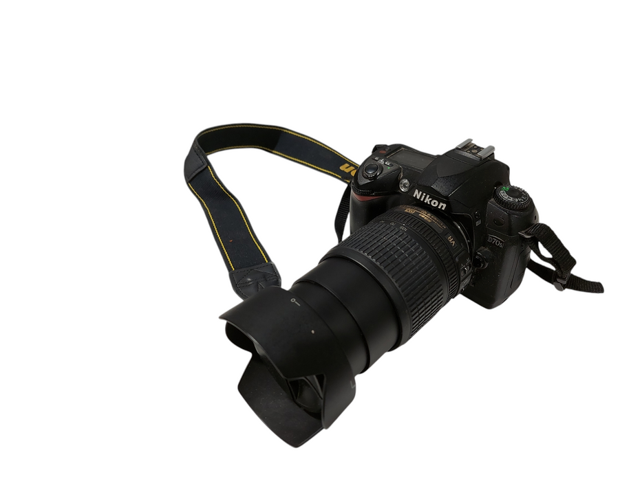 Nikon Digital Camera D70s & 2 Lens Nikon HB-32 Sigma Zoom 18-200MM  =