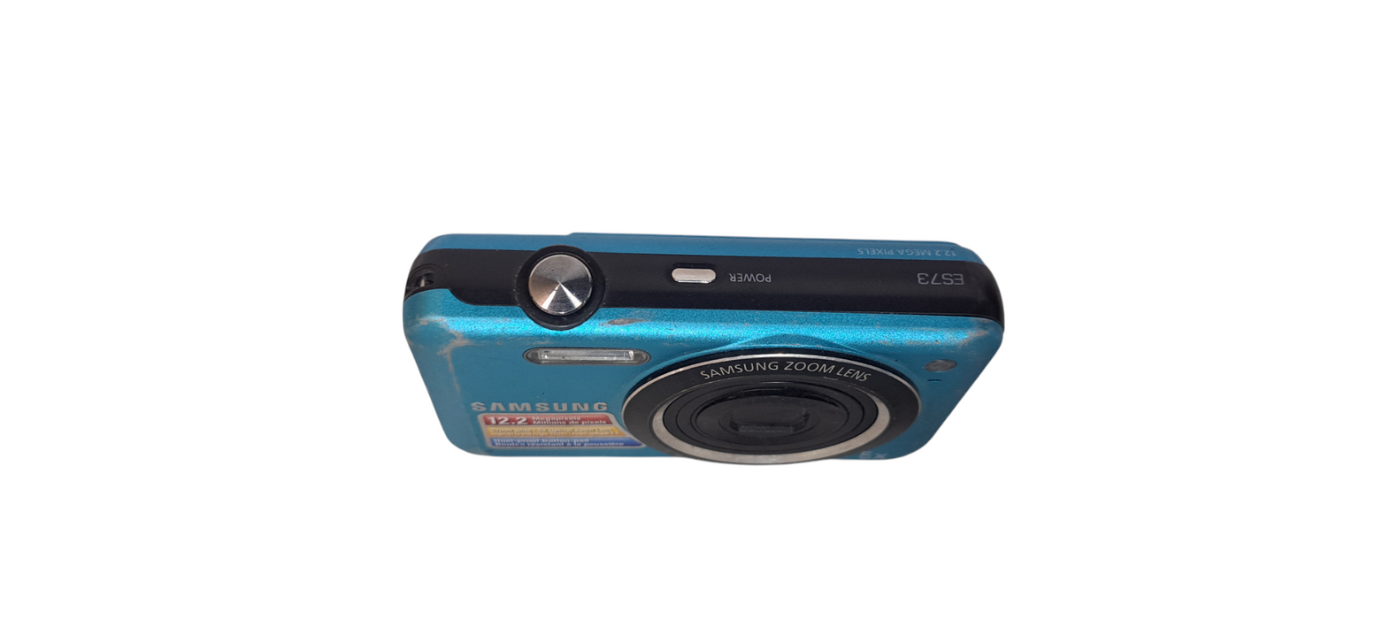 Samsung ES73 12.2MP Digital Camera With Battery