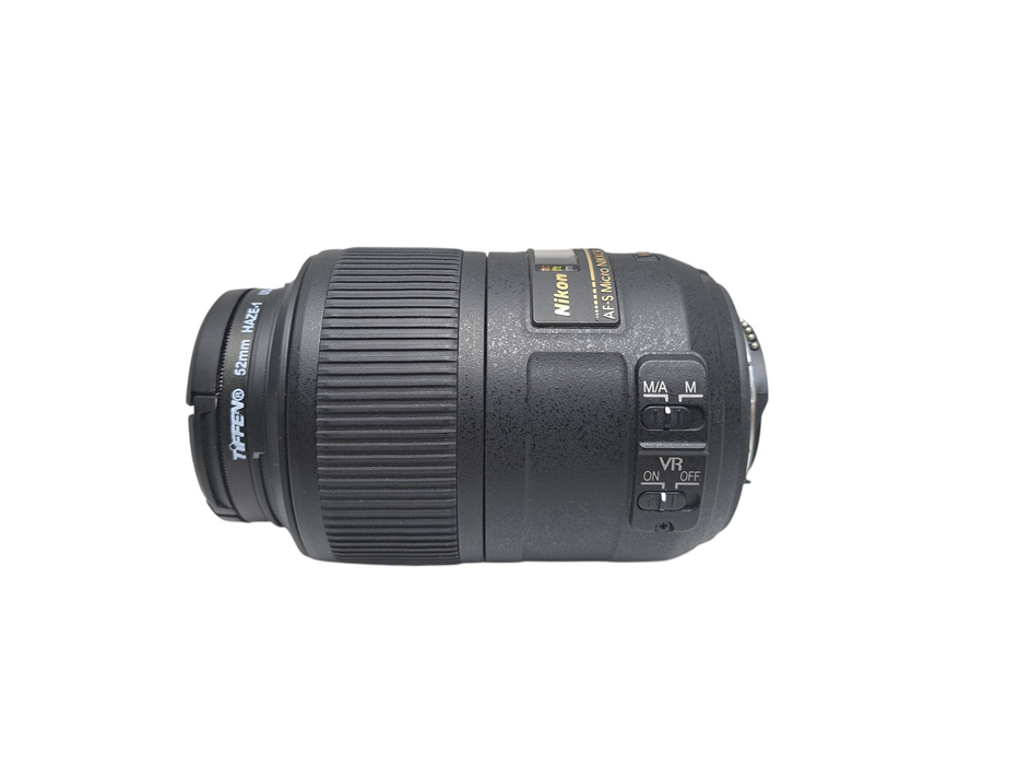 Nikon AF-S DX Micro Nikkor 85mm F/3.5G ED VR Lens W/ 52mm UV HAZE-1 Filter )