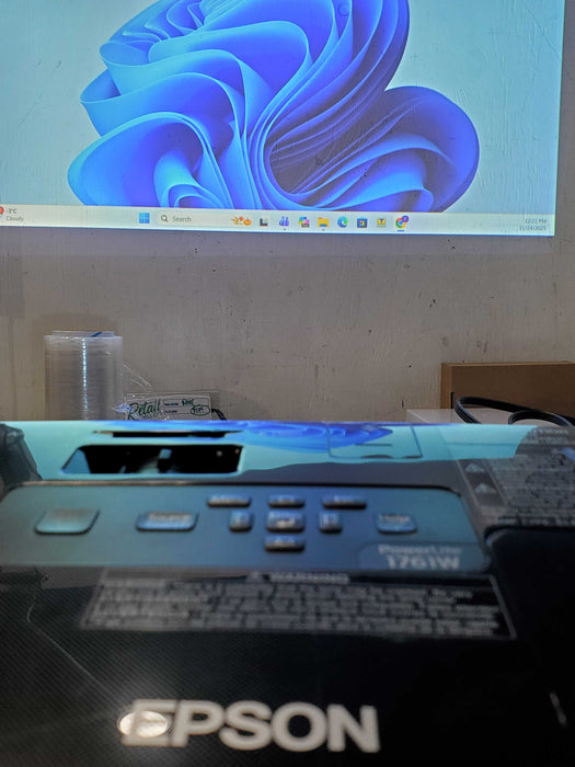 Epson PowerLite 1761W Projector WITH ELPLP65 NO Remote & Cable Tested