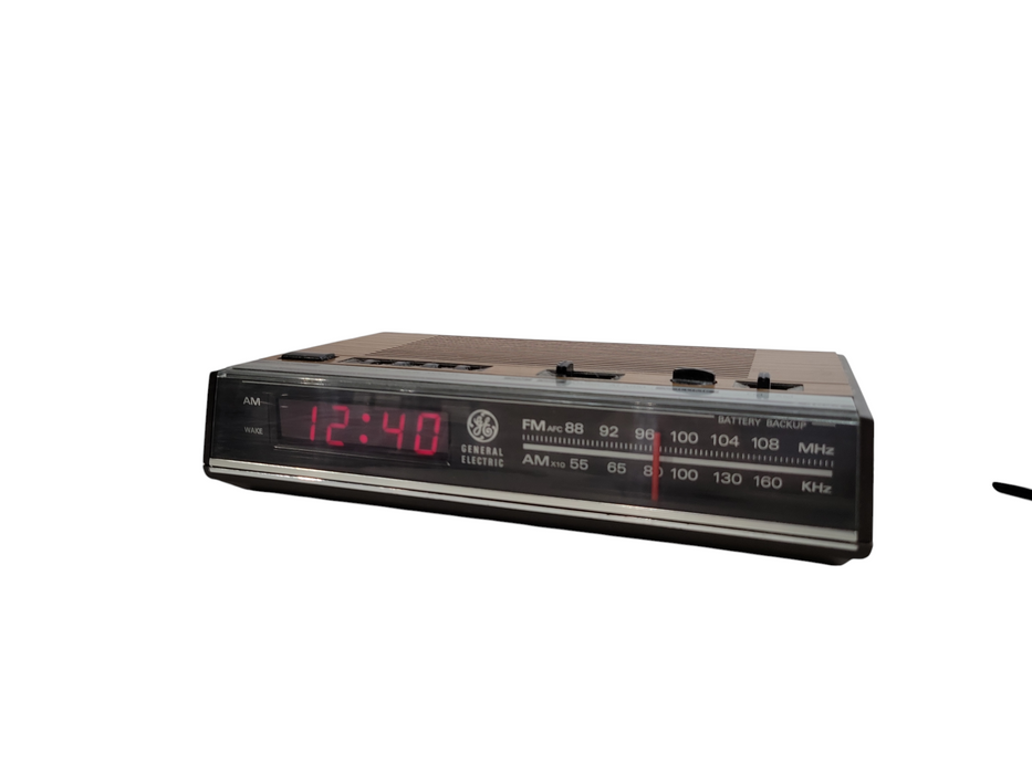 General Electric GE 7-4624B Radio Alarm Clock-AM/FM-Red Digits (WORKING) %