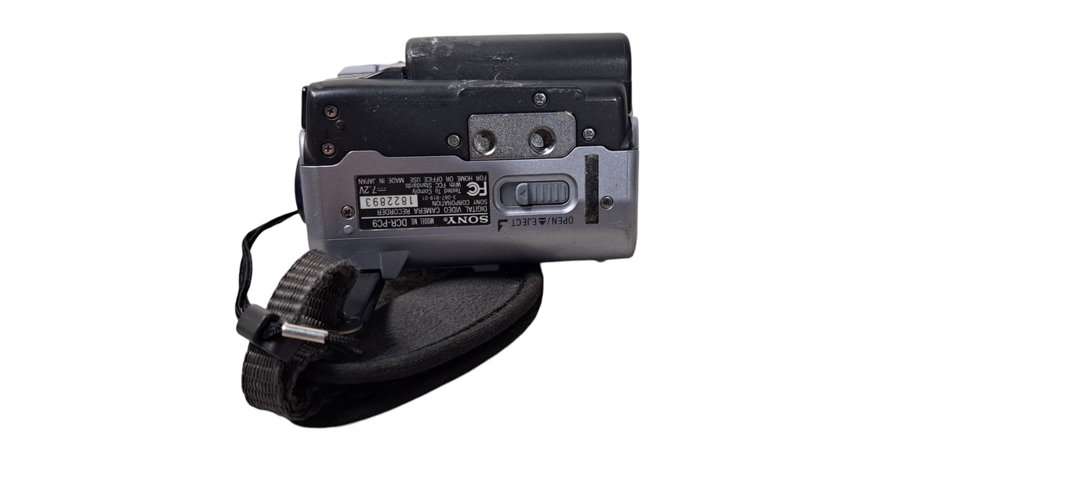 SONY DCR-PC9 MiniDV Digital Video Camera Recorder