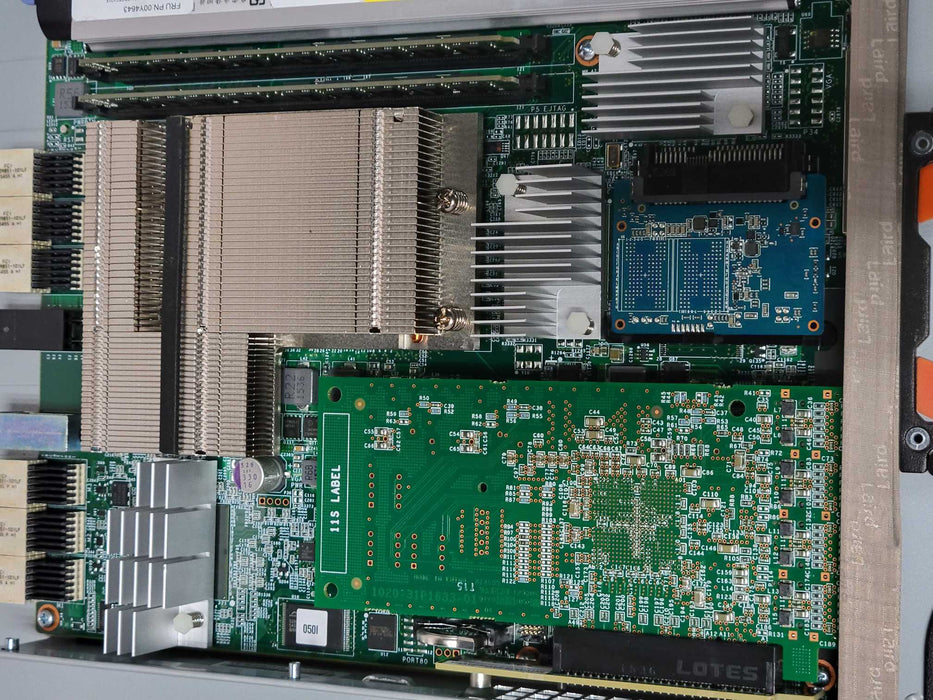 IBM Storwize V3700 00Y26,13 24 Bay Expansion Array w/ 2x 00RY382 Controller _
