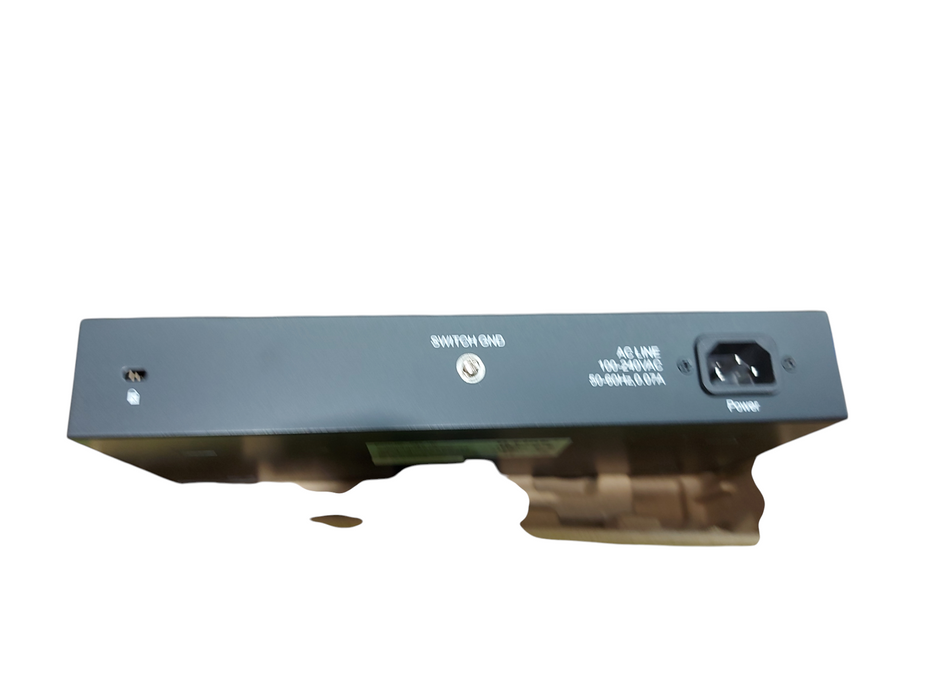 D-Link DSS-16+ 16-Port 10/100  Ethernet Switch with Power Cord