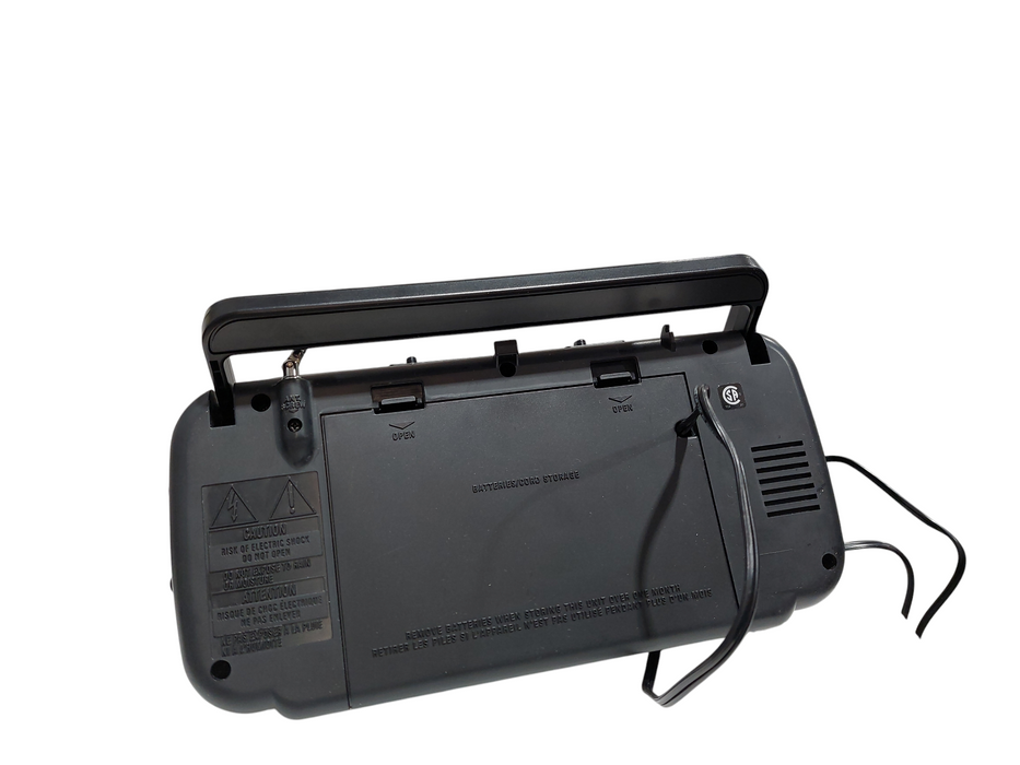GE AM/FM Portable Radio in box =