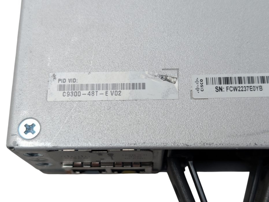 Cisco Catalyst 9300 48 C9300-48T-E V02 with C9300-NM-4M 10Gb Module -
