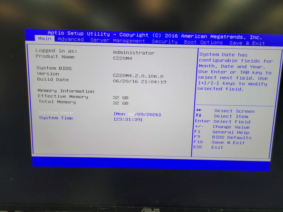 Cisco UCS C220 M4 - 2x Xeon E5-2699 v4 32GB DDR4 AVAGO 12GMR 2x770W PSU %