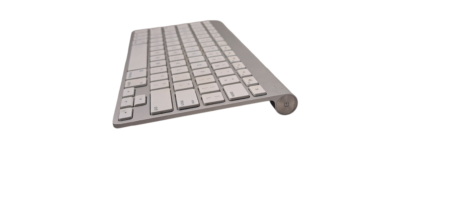Apple A1314 Wireless Bluetooth Keyboard Q