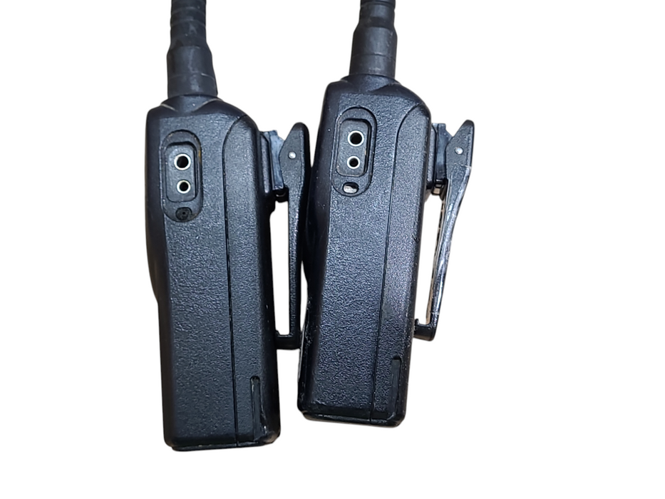 Lot 2x MOTOROLA MAG ONE 8CH 4W 450-470MHZ UHF TWO WAY RADIOS AAH84RCS8AA1AN