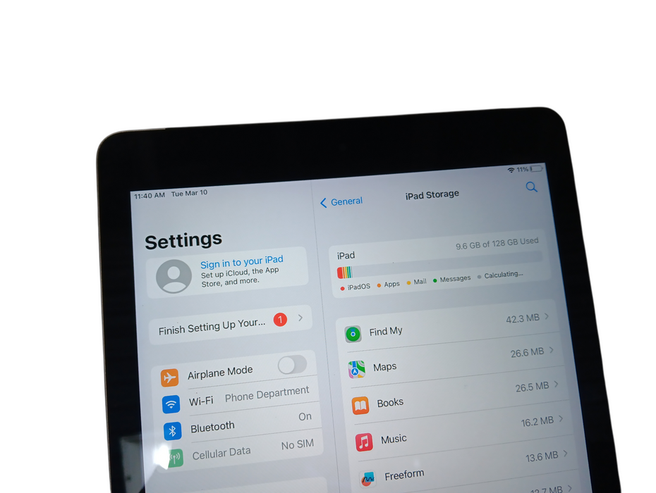 Apple iPad 5th Gen - 128GB - Space Gray [A1823]