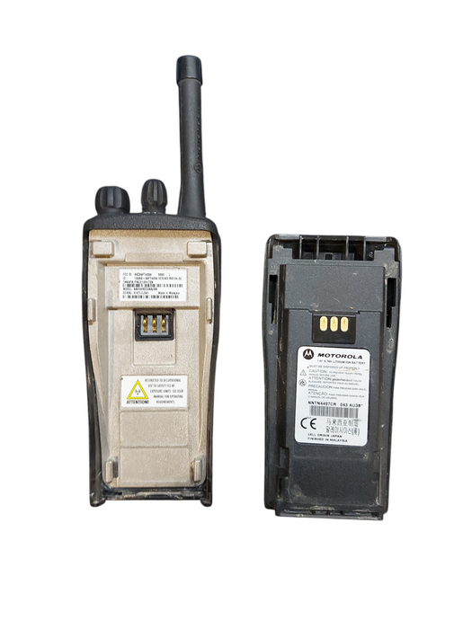 Motorola CP200 16 Ch UHF 438-470 MHz Radio AAH50RDC9AA2AN with Charger