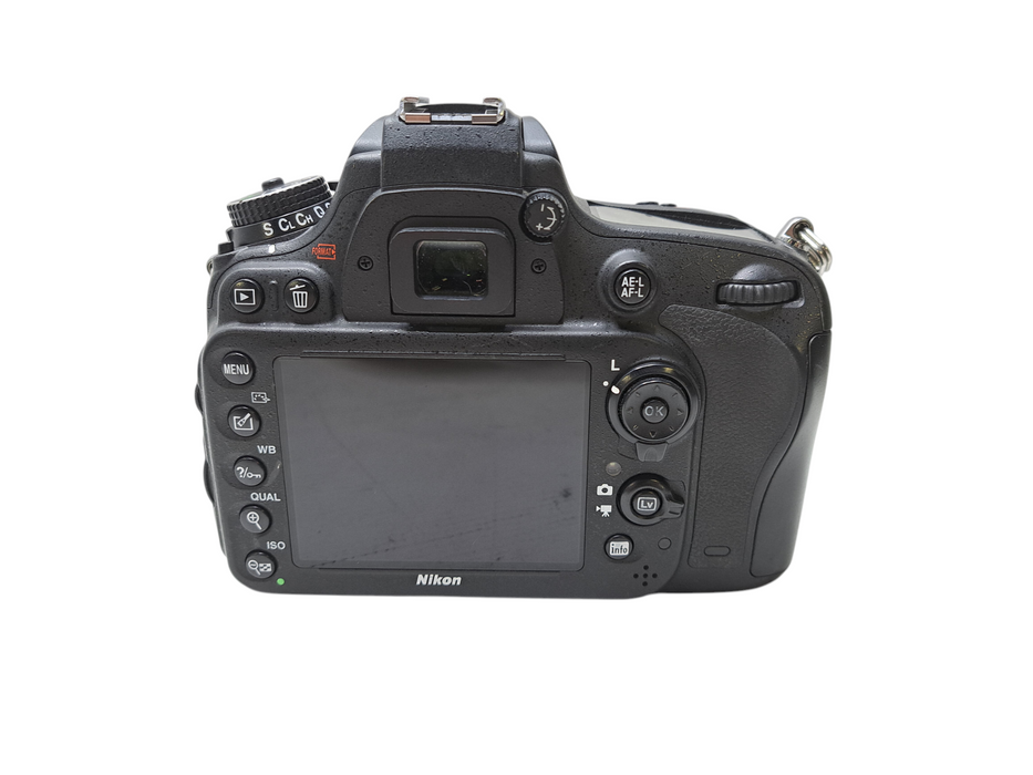Nikon D610 FX 24.3MP DSLR Camera (Body Only) *READ* )