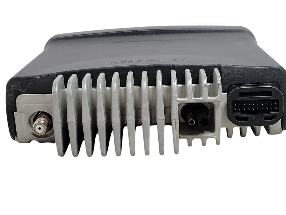 Motorola CDM1250 AAM25KKD9AAAN VHF frequency range of 136–174 MHz 64 Channe _