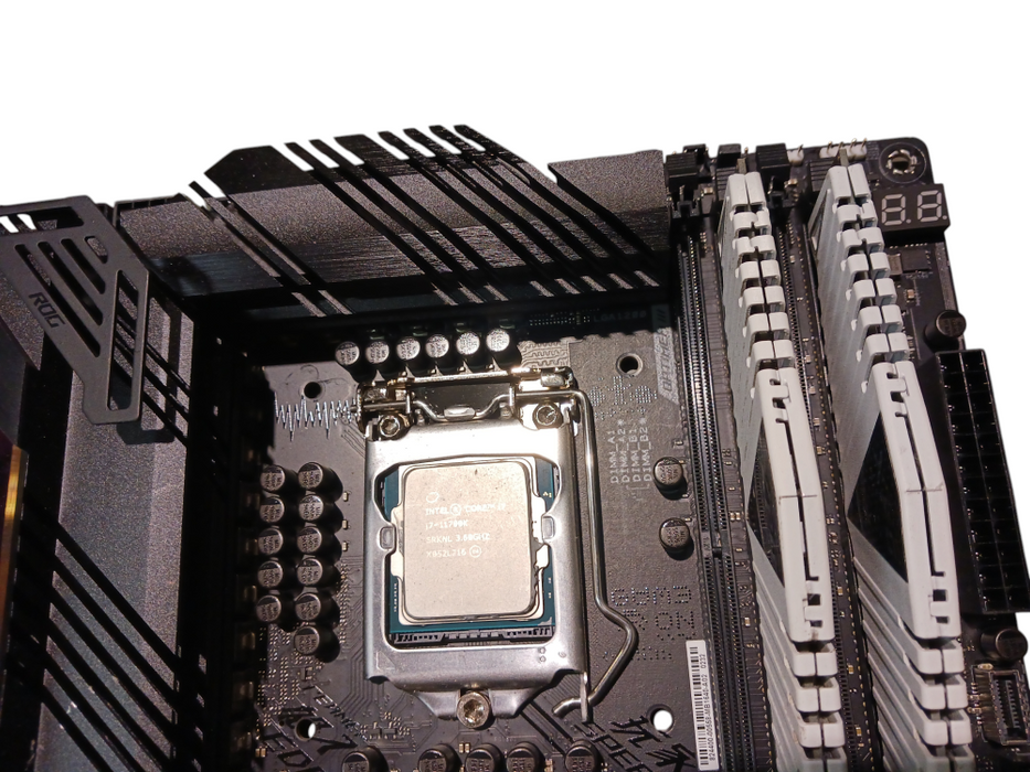 ASUS ROG Strix Z590-E Gaming WiFi 6E & Intel i7-11700K CPU 16GB DDR4 READ