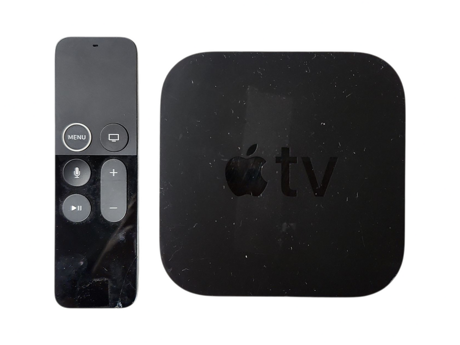 Apple TV 4K 1st Generation 32GB A1842 w/ Remote