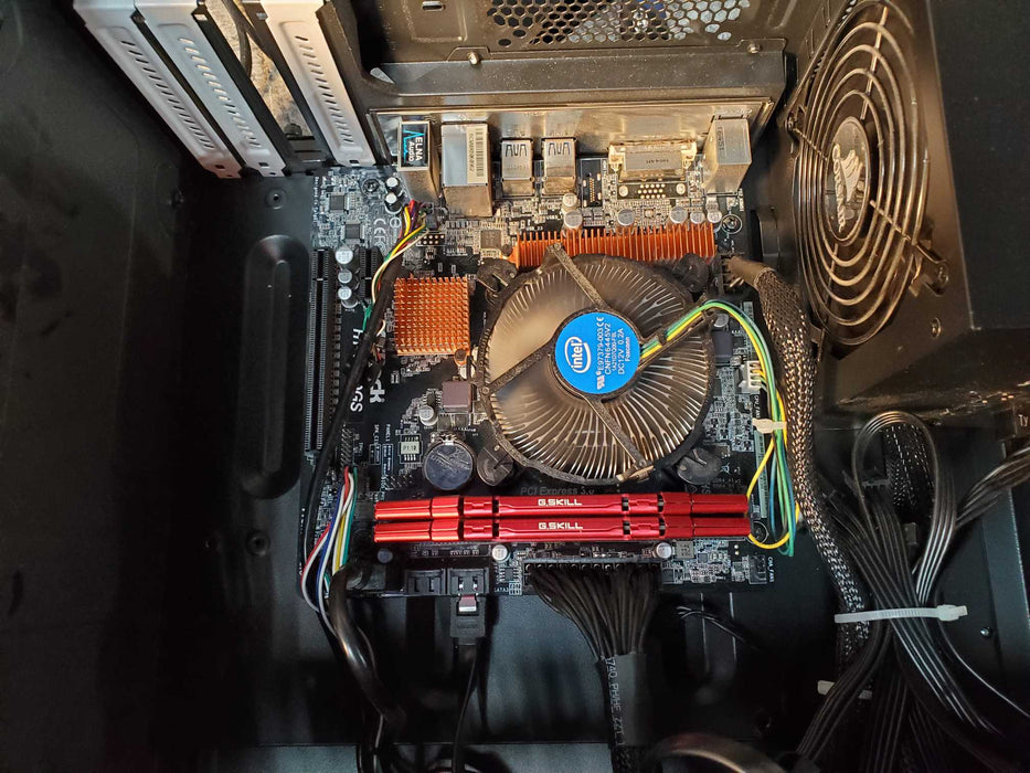 Custom PC, ASROCK H110M-DGS, i5-7600, 16GB DDR4, COIRSAIR CX650M, NO HDD