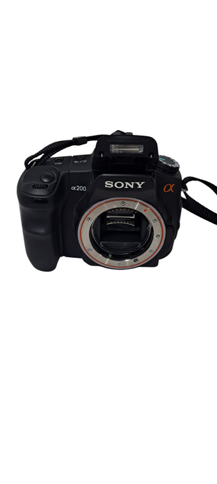 Sony Alpha DSLR A200 Camera | READ