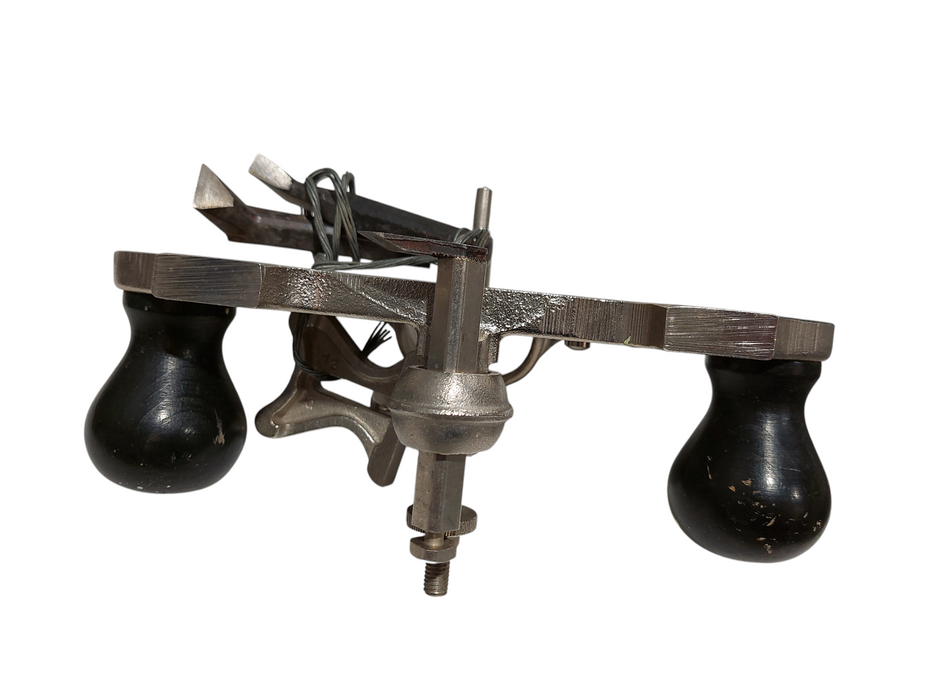 Stanley No.71 Made In England Router Plane with 1/2" & 1/4"Iron ChislePiece =