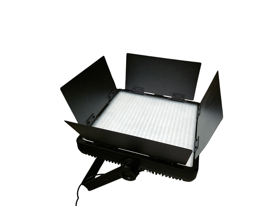 NanGuang CN-600SA LED Studio Panel Light with Barndoors =