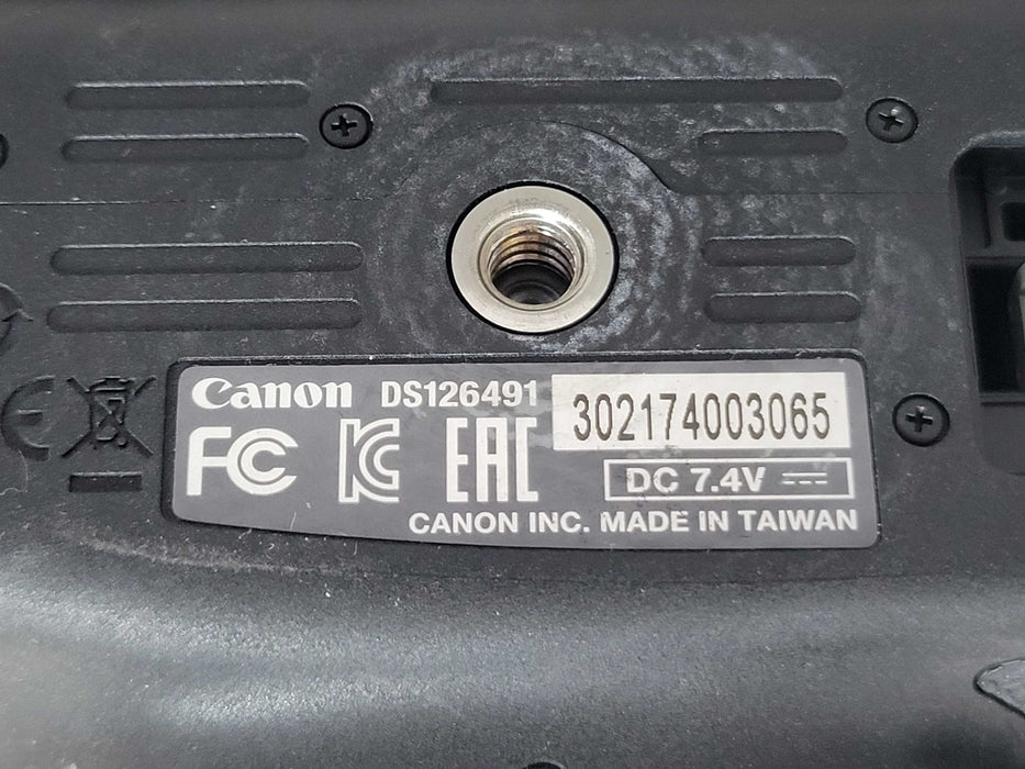 Canon EOS Rebel T5 DSLR Camera w/18-55mm Lens Only, READ _