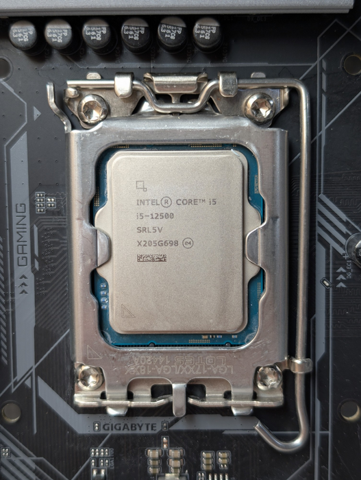 GIGABYTE Z690 GAMING X with Intel Core i5-12500 Combo  -