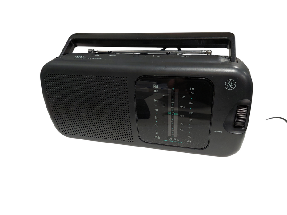 GE AM/FM Portable Radio in box =