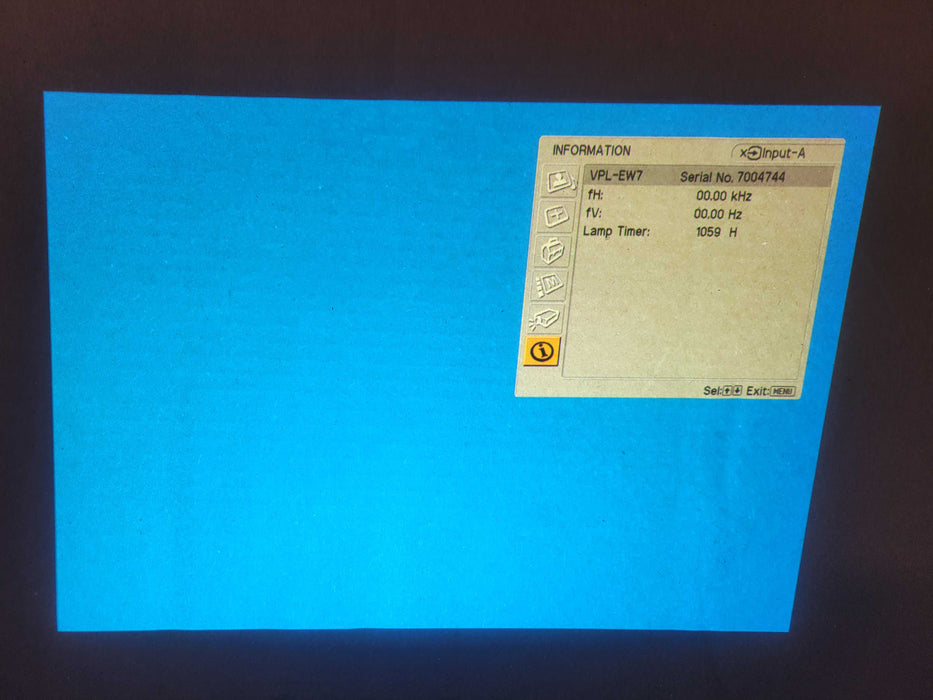 Sony  2000 ANSI Lumens WXGA Projector VPL-EW7 Lamp Hours:1059 !