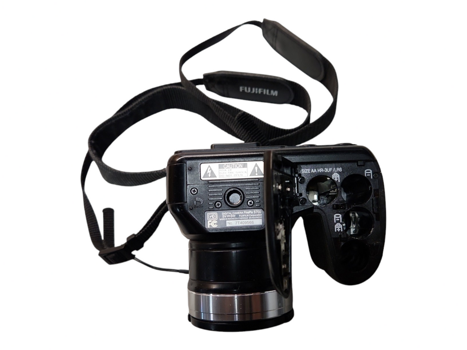 Fujifilm FinePix S Series S700 7.1MP Digital Camera, READ