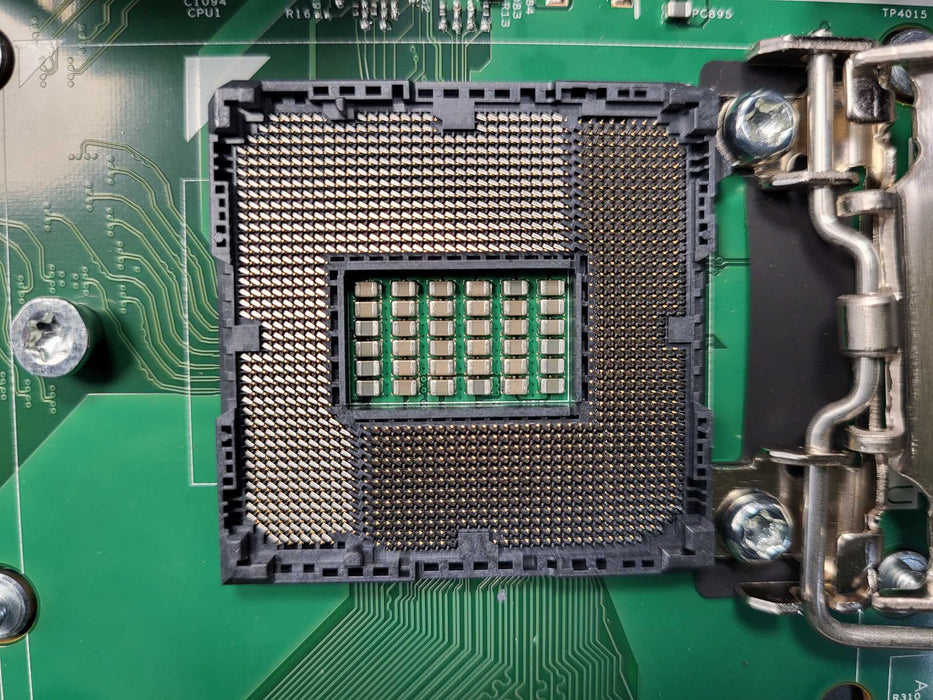 Dell/RSA PE R240 1U 4x3.5 1xPSU No CPU/HDD/RAM READ $