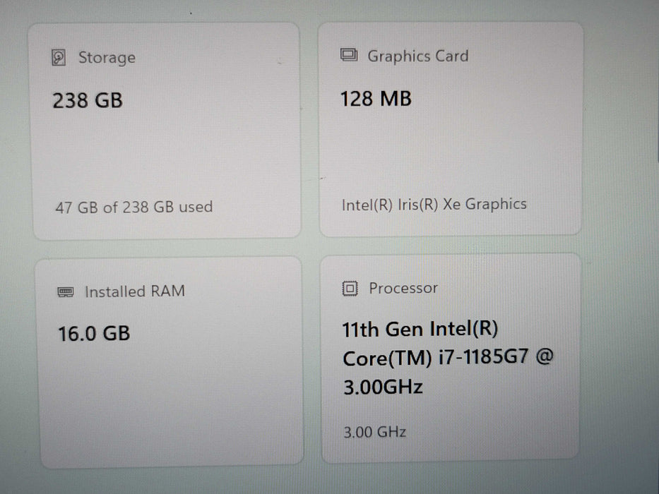 Lenovo ThinkPad X1 Carbon Gen 9 i7-1185G7 16GB RAM 256GB NVMe β Lap200