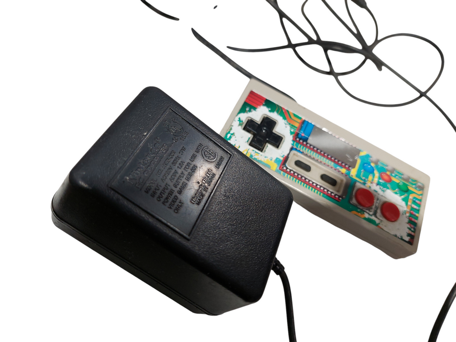 Nintendo NES OEM Console Broken Cracked Shell 2 COntrollers , Cables , Game =