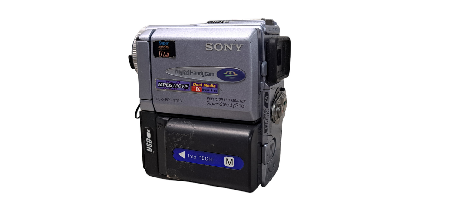 SONY DCR-PC9 MiniDV Digital Video Camera Recorder