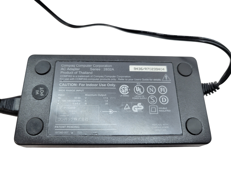 Compaq Computer Corporation AC Adapter Series: 2832A 17.5V / 1.8A / 20W  %