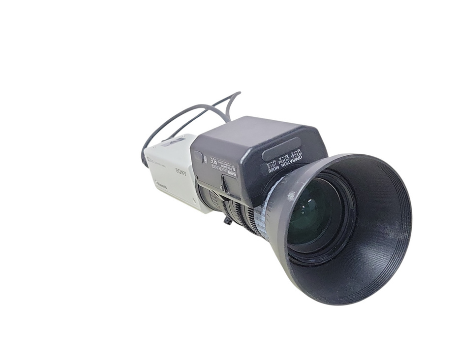Sony DXC-390 3CCD Color Video camera w/ Fujinon-TV-Z Lens, READ _