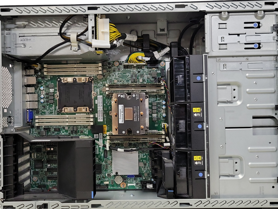 Lenovo ThinkSystem ST550, 1x Xeon Bronze 3106 64GB 2x PSU, 4x 3.5" Bays _