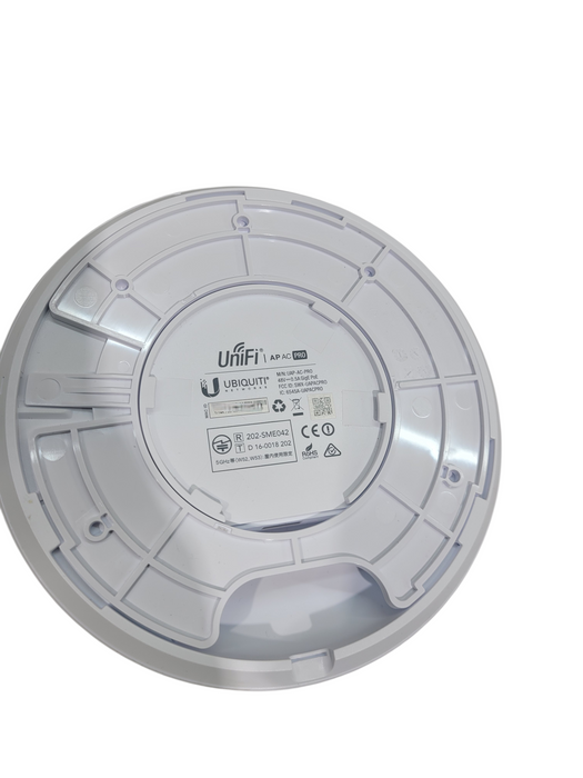 Ubiquiti UniFi UAP-AC-PRO 802.11ac Dual-Band Wireless AP + Mount Brackets