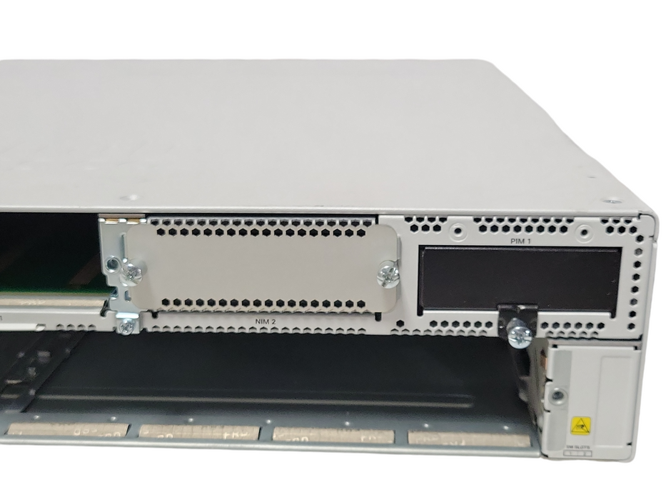 Cisco C8300-2N2S-6G Router Chassis No Power supply, READ _