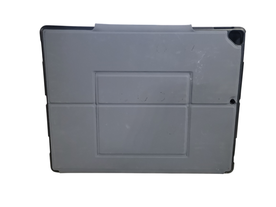 Apple iPad Case with wireless Keyboard [A1670] (