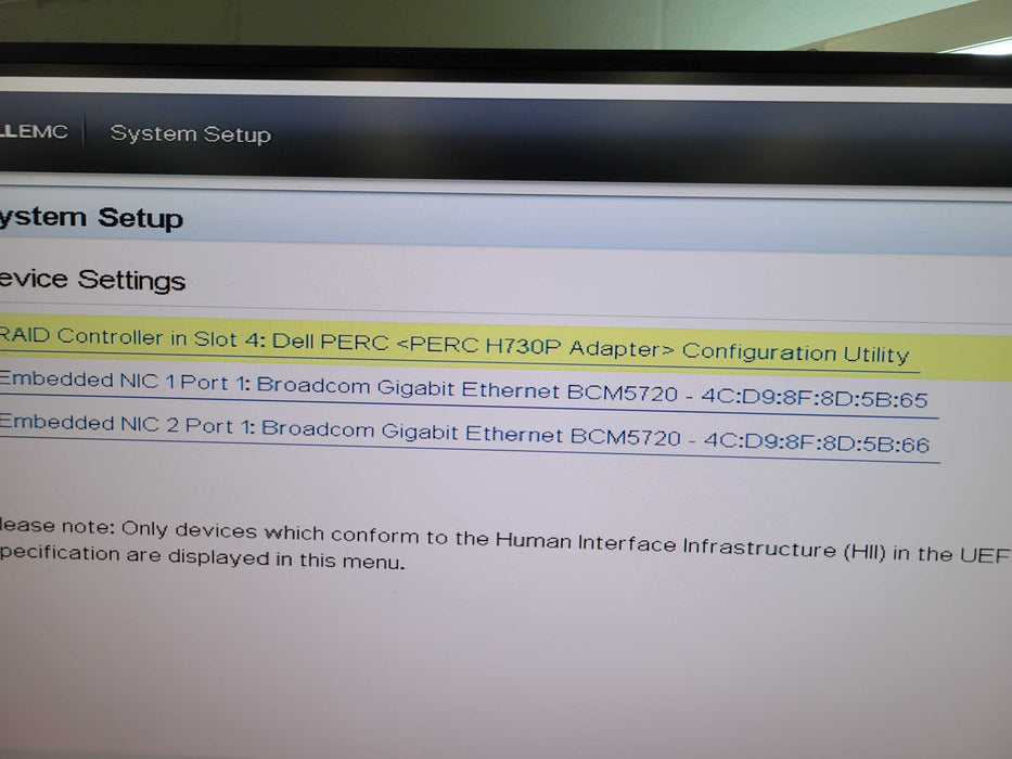 Dell PowerEdge T440 - Xeon Bronze 3104 32GB DDR4 5x4TB HDD PERC H730P 2x495 %